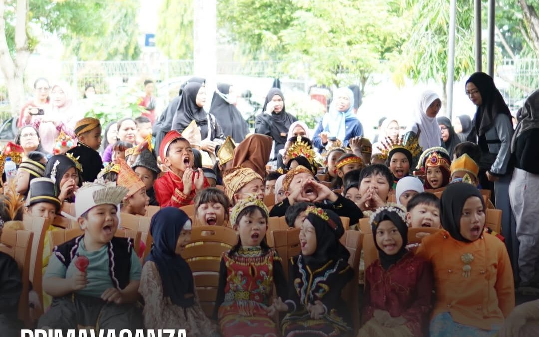 PRIMAVAGANZA: Peringatan Bulan Bahasa SD YPPSB dengan Tema “Bersama Majukan Indonesia”