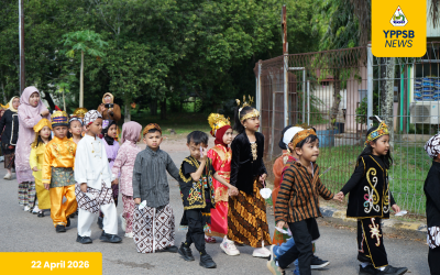 Berbalut Baju Adat, TK YPPSB Gelar Pawai Hari Kartini di Area Town Hall Swarga Bara